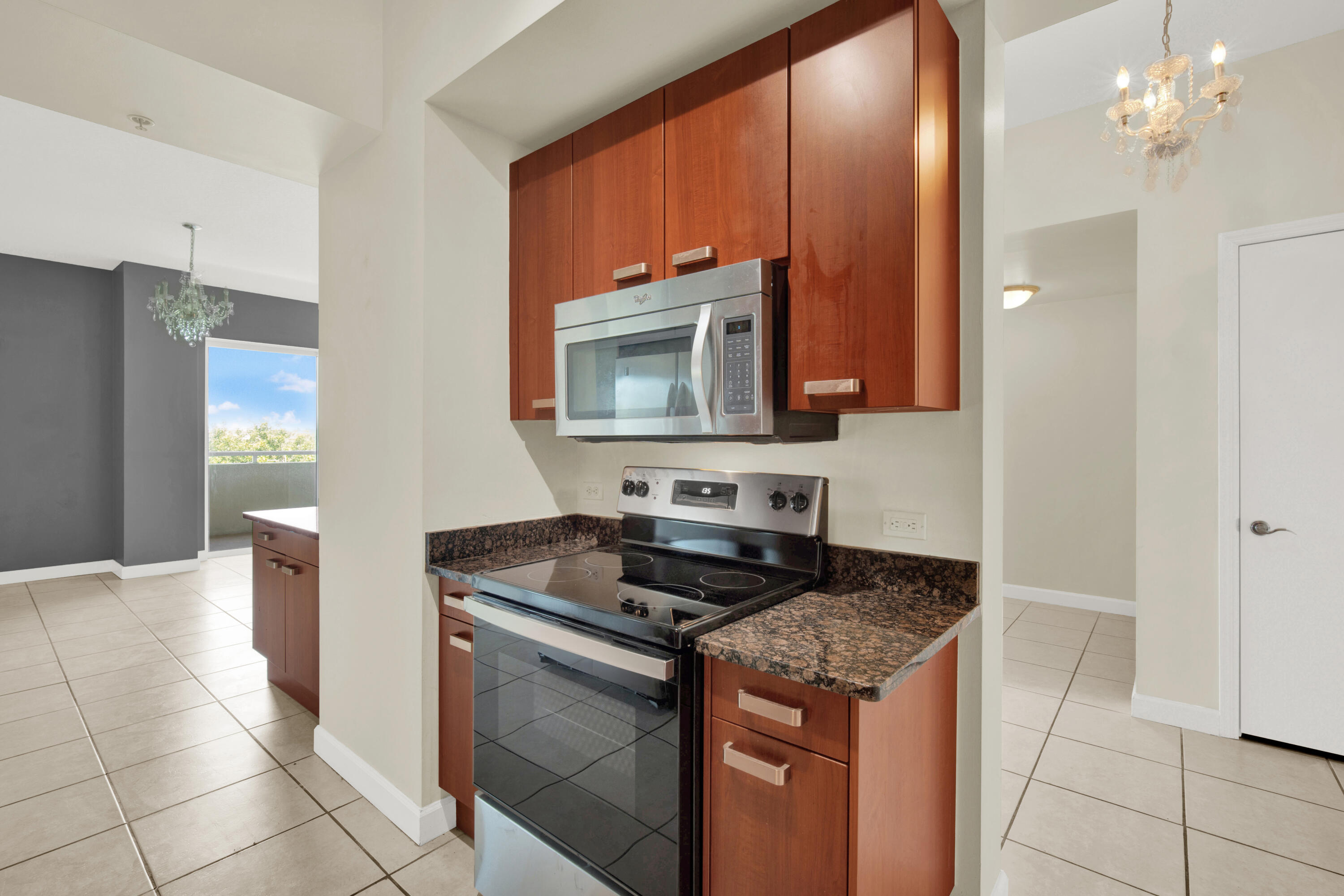 2301 Wilton Drive R307