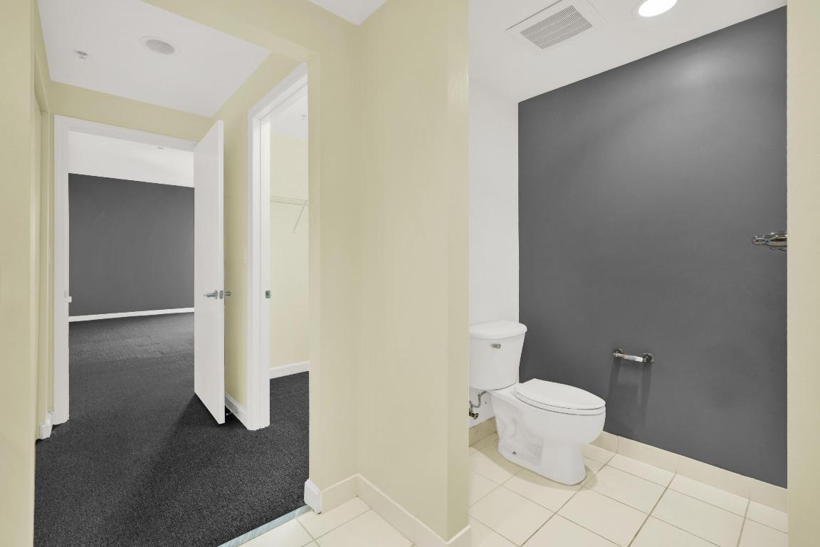 2301 Wilton Drive R307