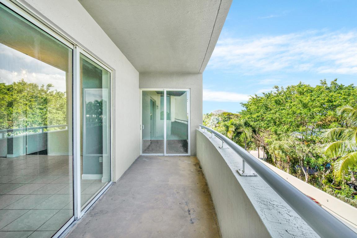 2301 Wilton Drive R307