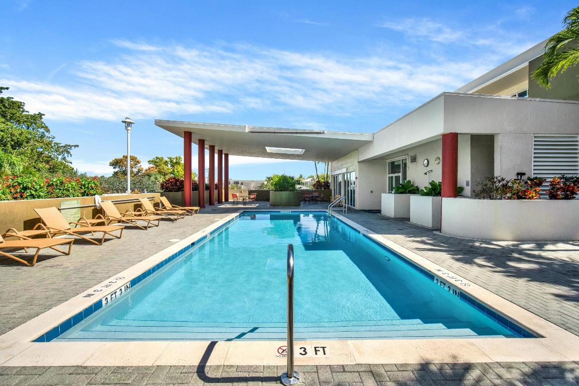 2301 Wilton Drive R307