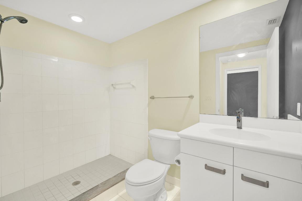 2301 Wilton Drive R307