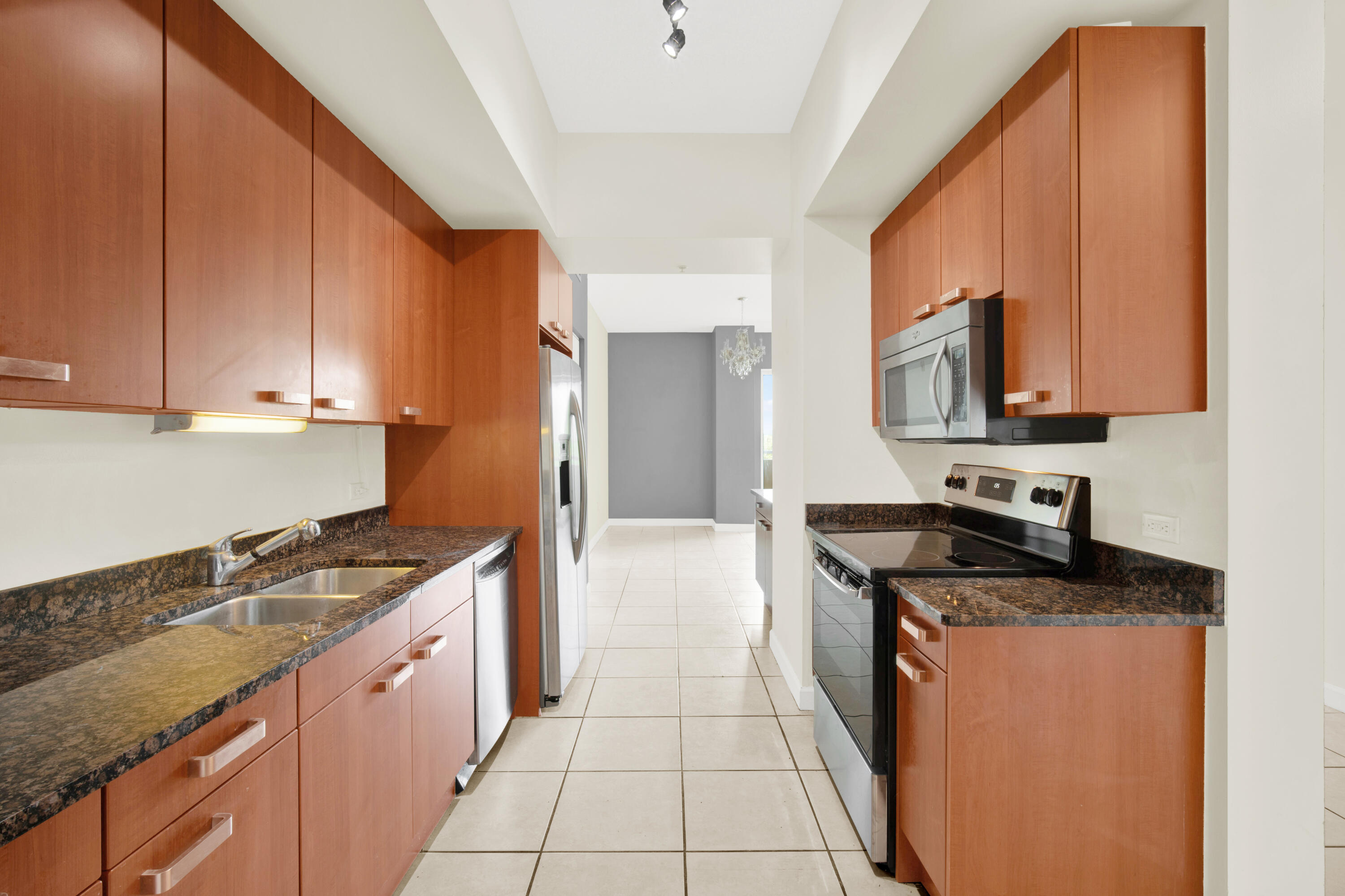 2301 Wilton Drive R307