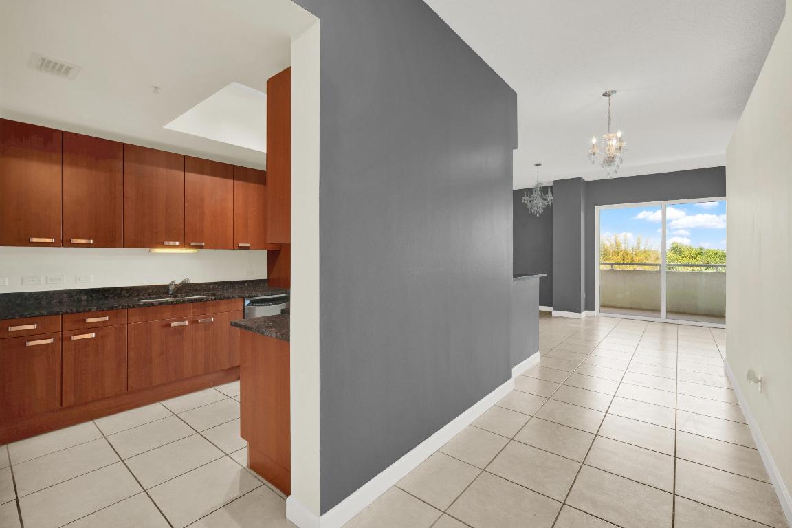 2301 Wilton Drive R307