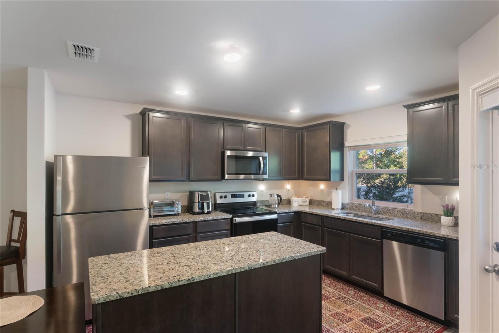1592 WYNFORD CIR