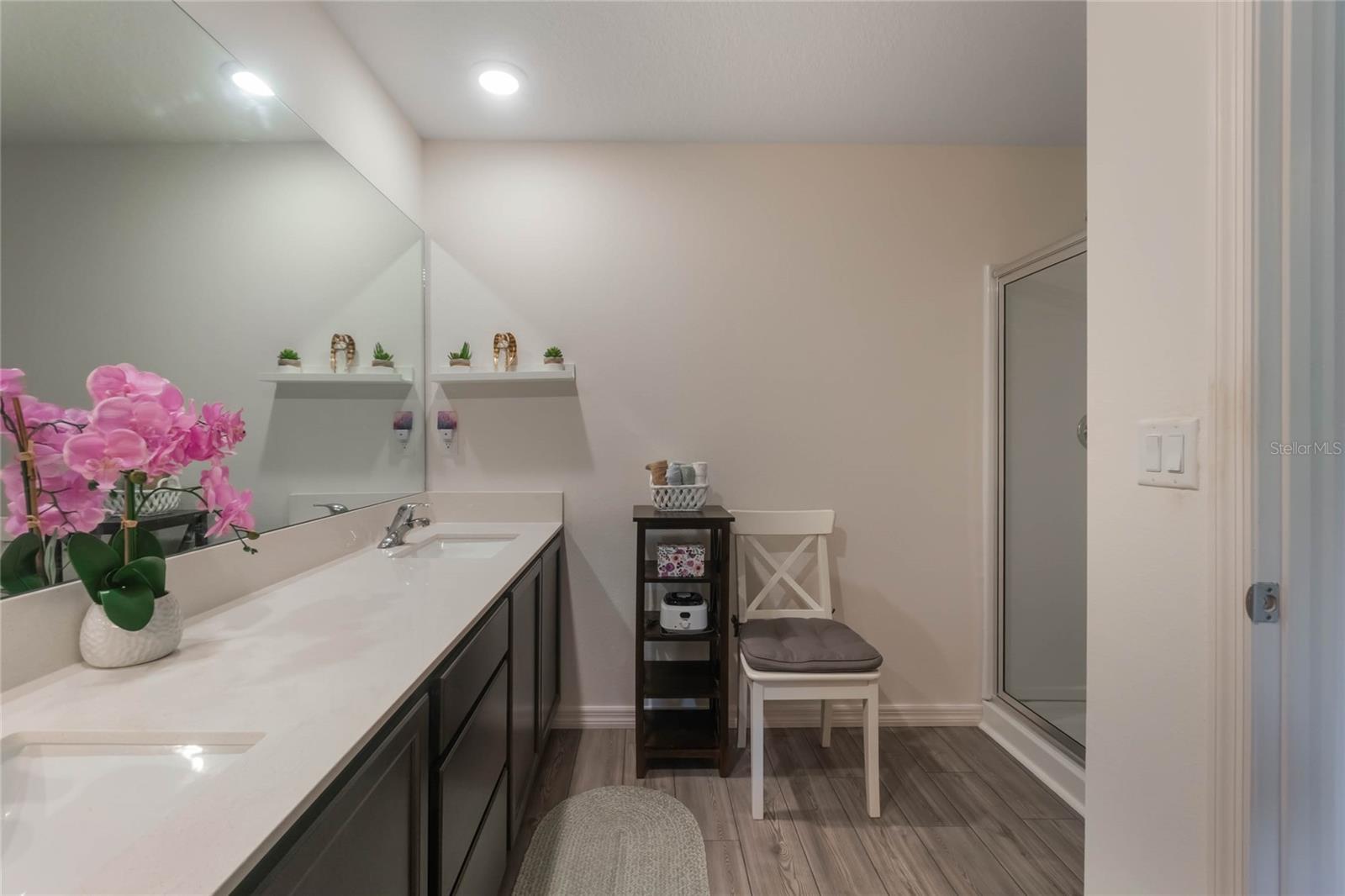 1592 WYNFORD CIR