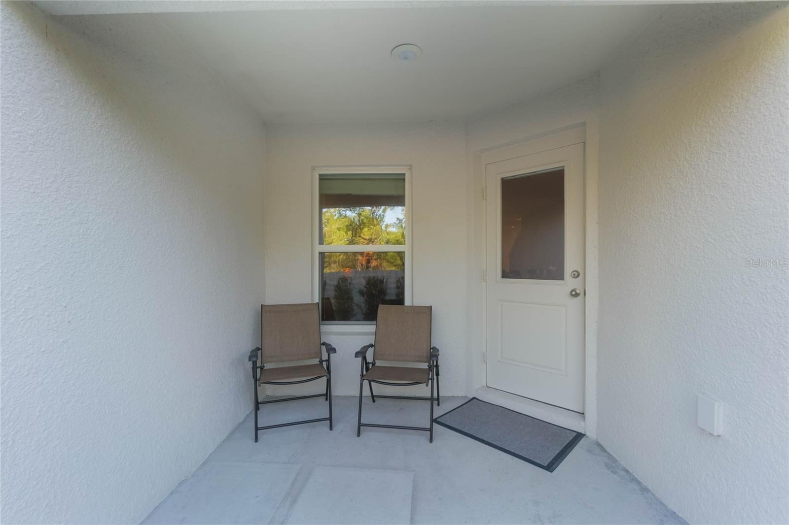 1592 WYNFORD CIR