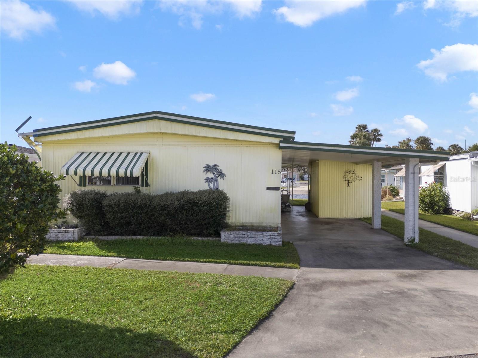 115 PALM DR