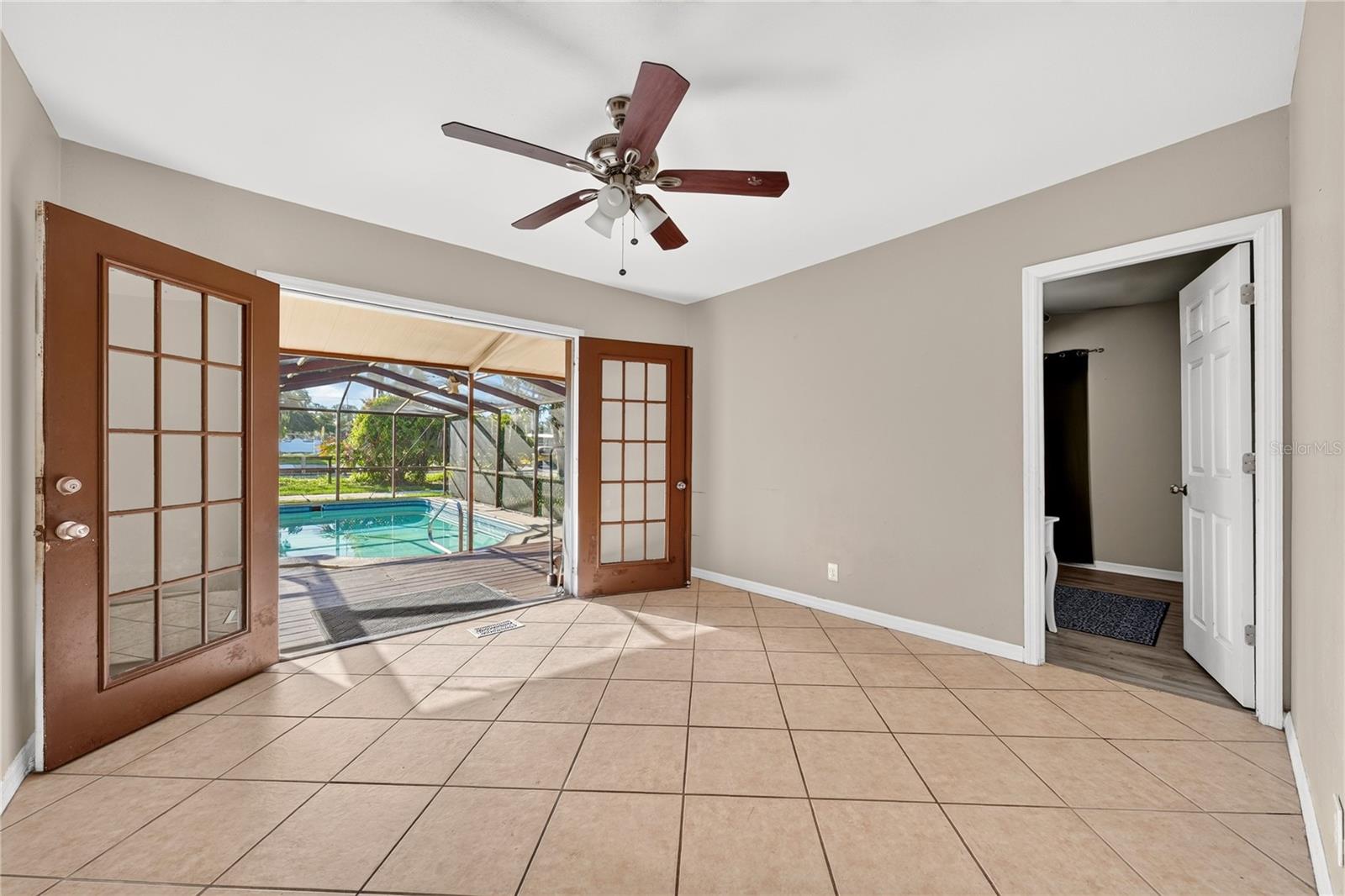 116 W ARBORVITAE LN