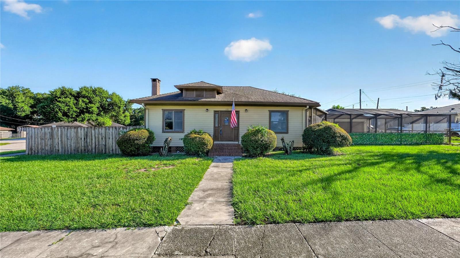 116 W ARBORVITAE LN