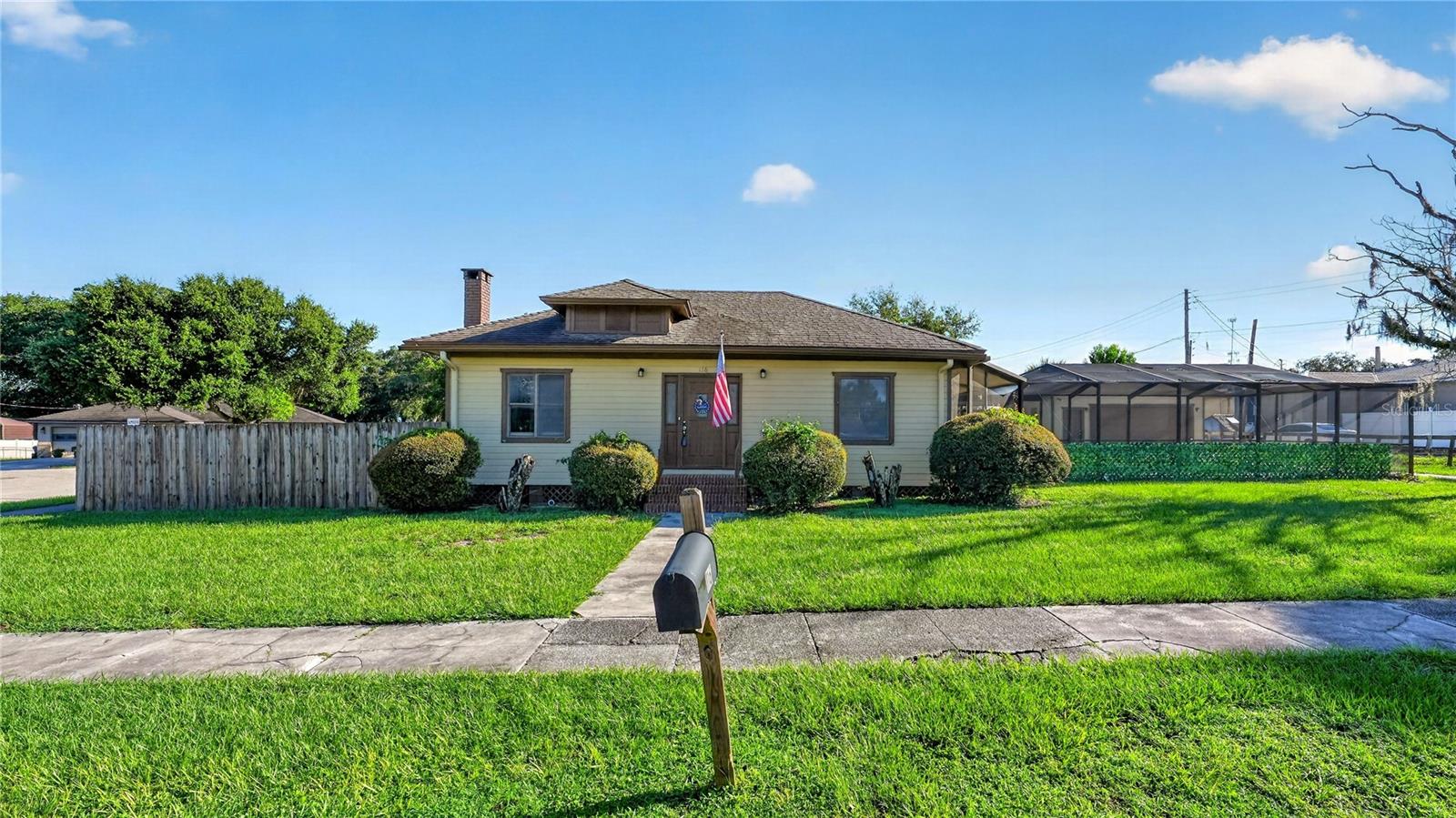 116 W ARBORVITAE LN
