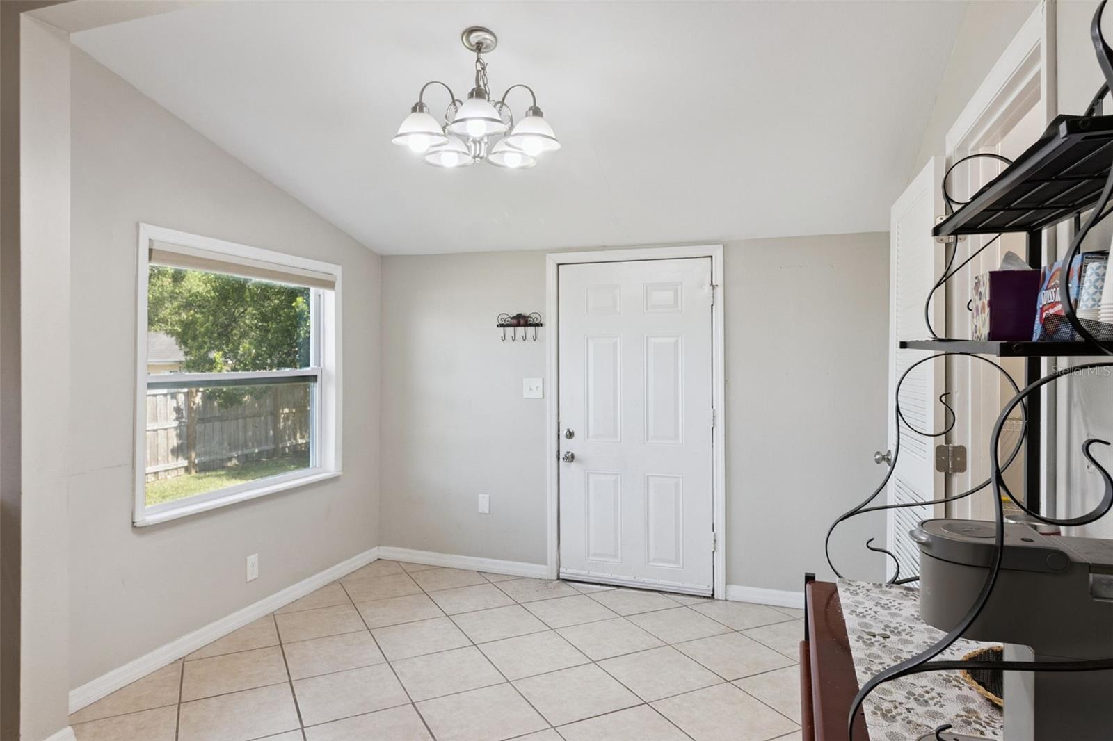 116 W ARBORVITAE LN