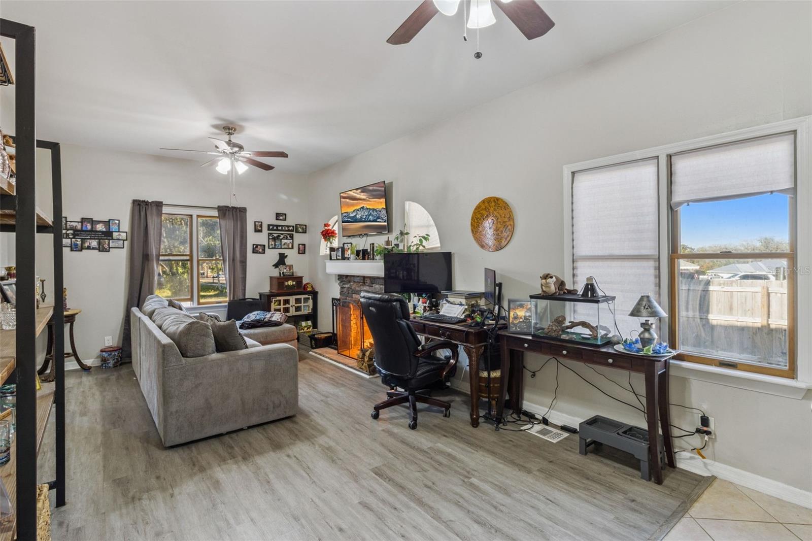 116 W ARBORVITAE LN