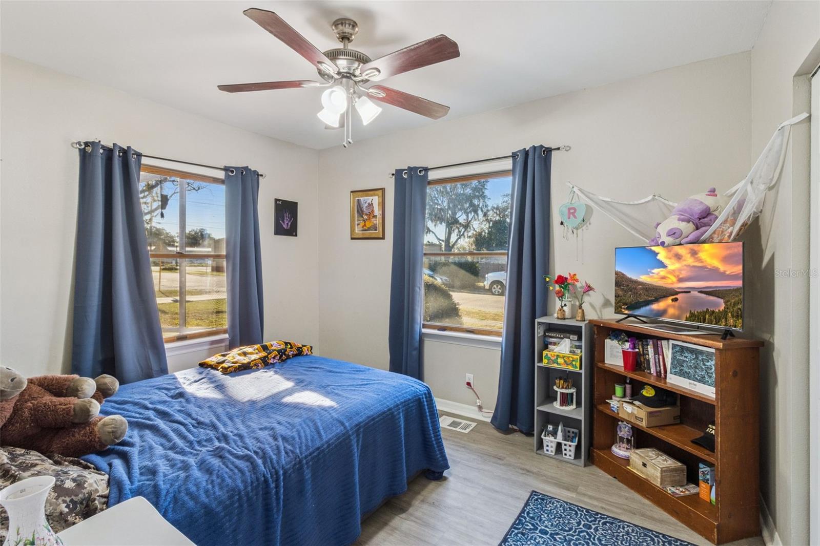116 W ARBORVITAE LN