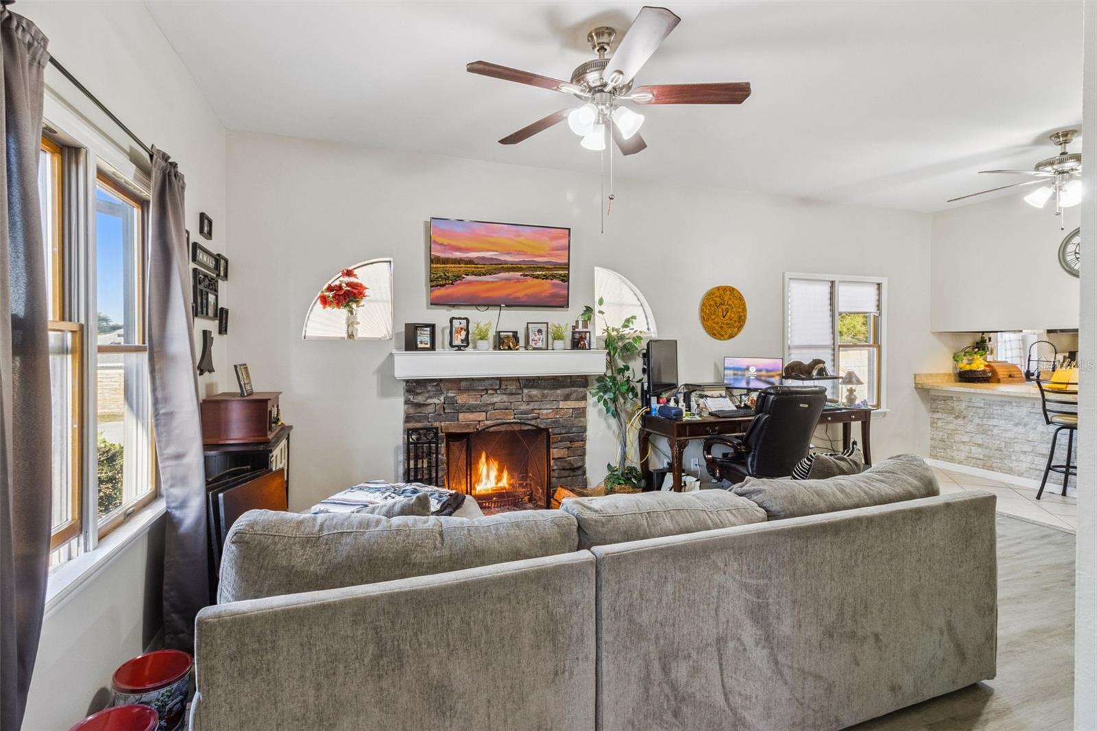 116 W ARBORVITAE LN
