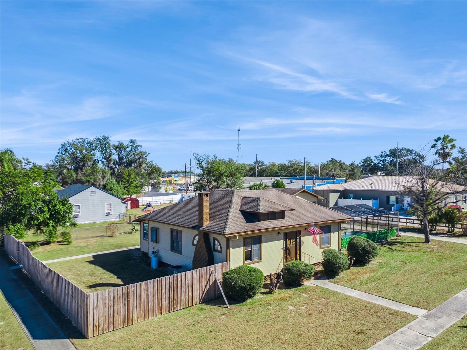 116 W ARBORVITAE LN