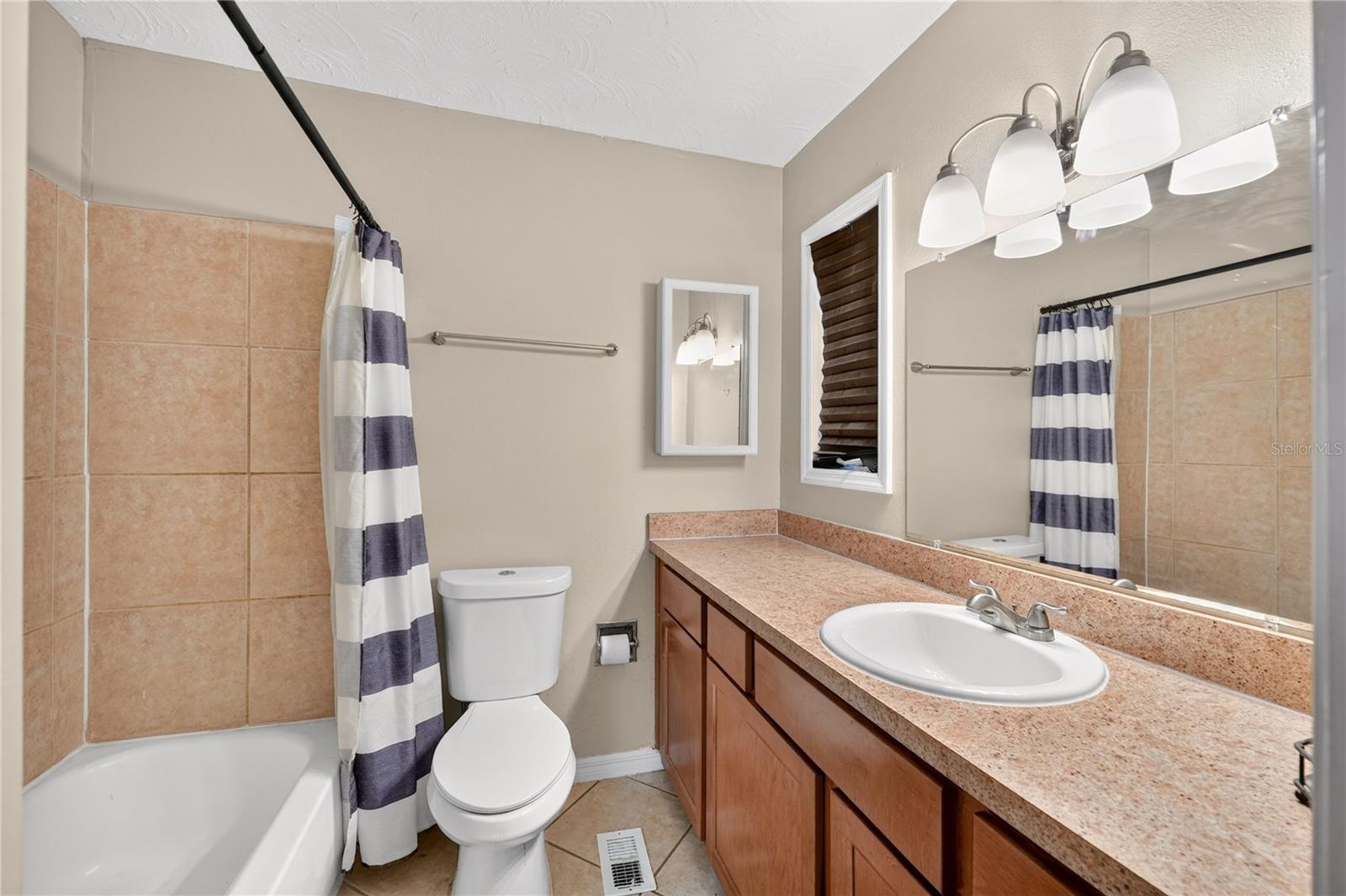 116 W ARBORVITAE LN