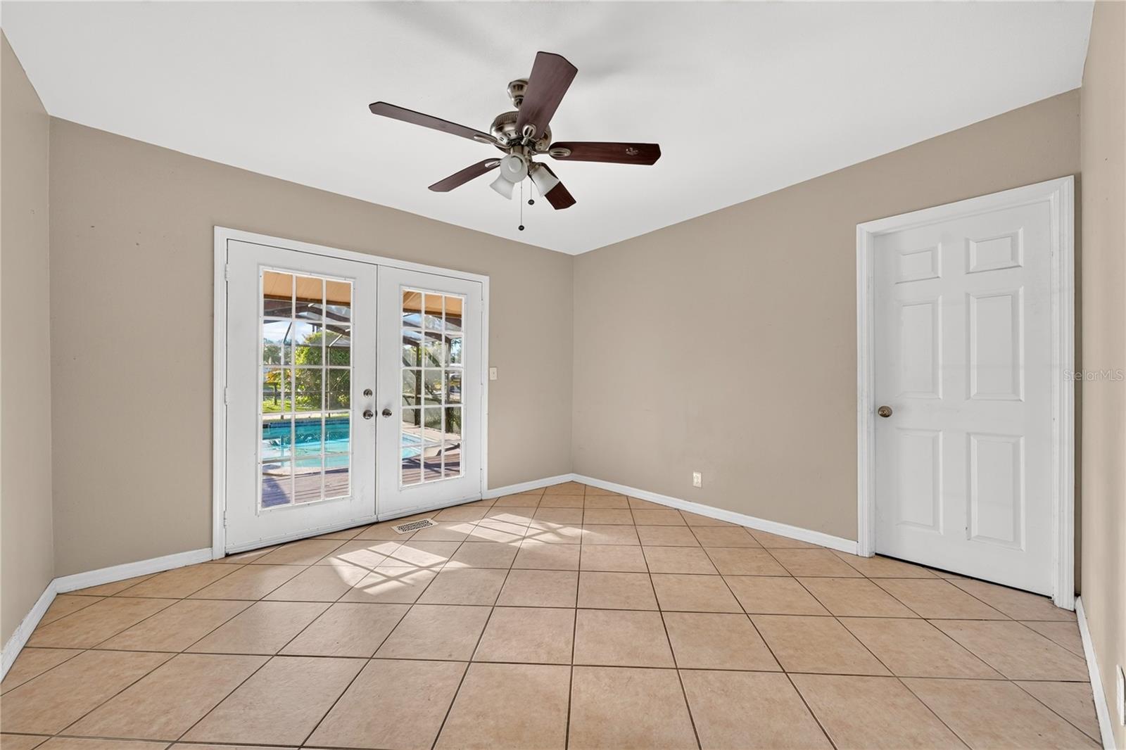 116 W ARBORVITAE LN
