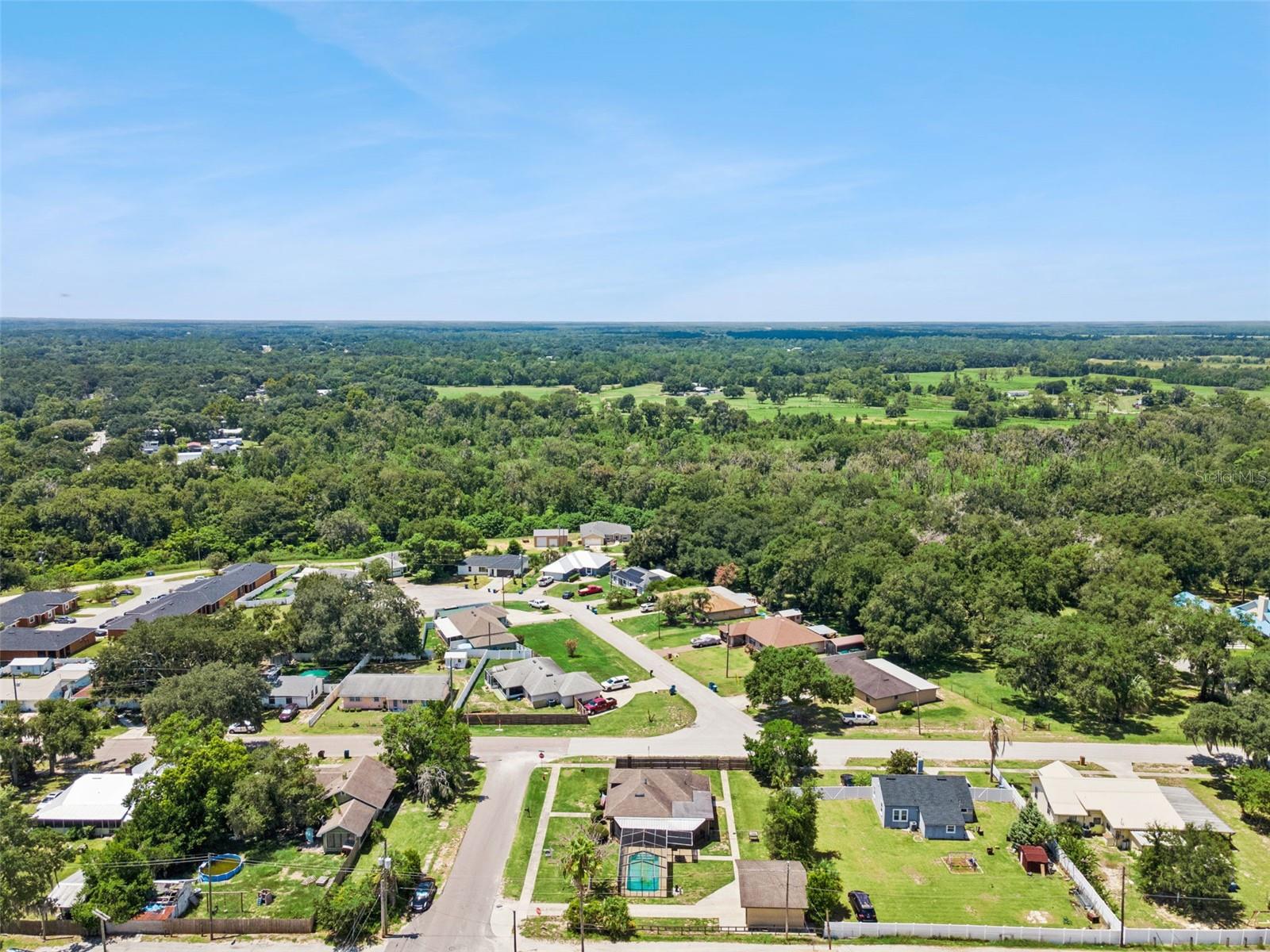 116 W ARBORVITAE LN