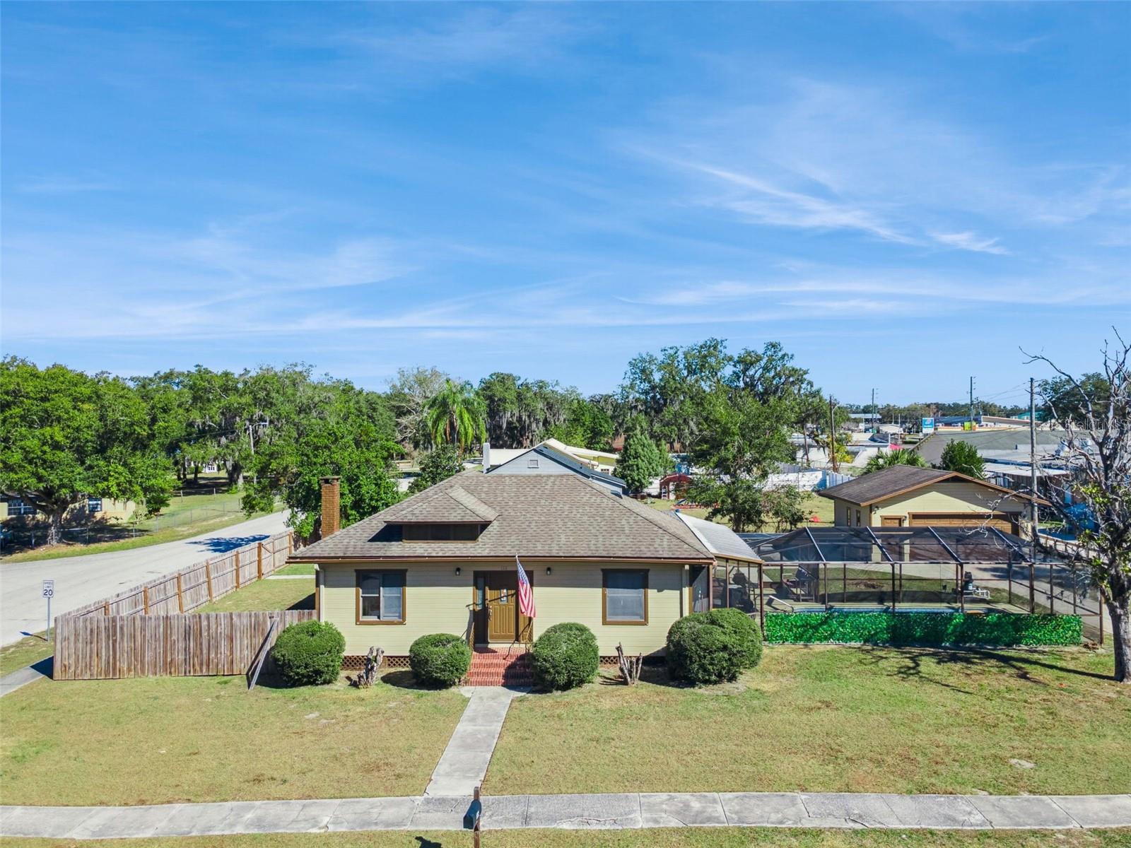 116 W ARBORVITAE LN