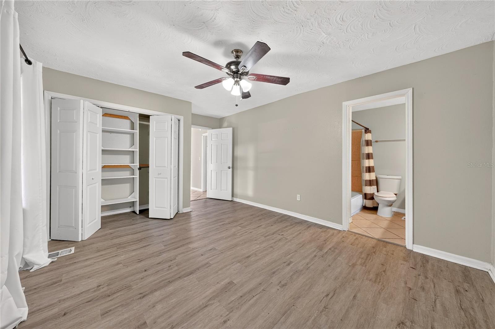116 W ARBORVITAE LN