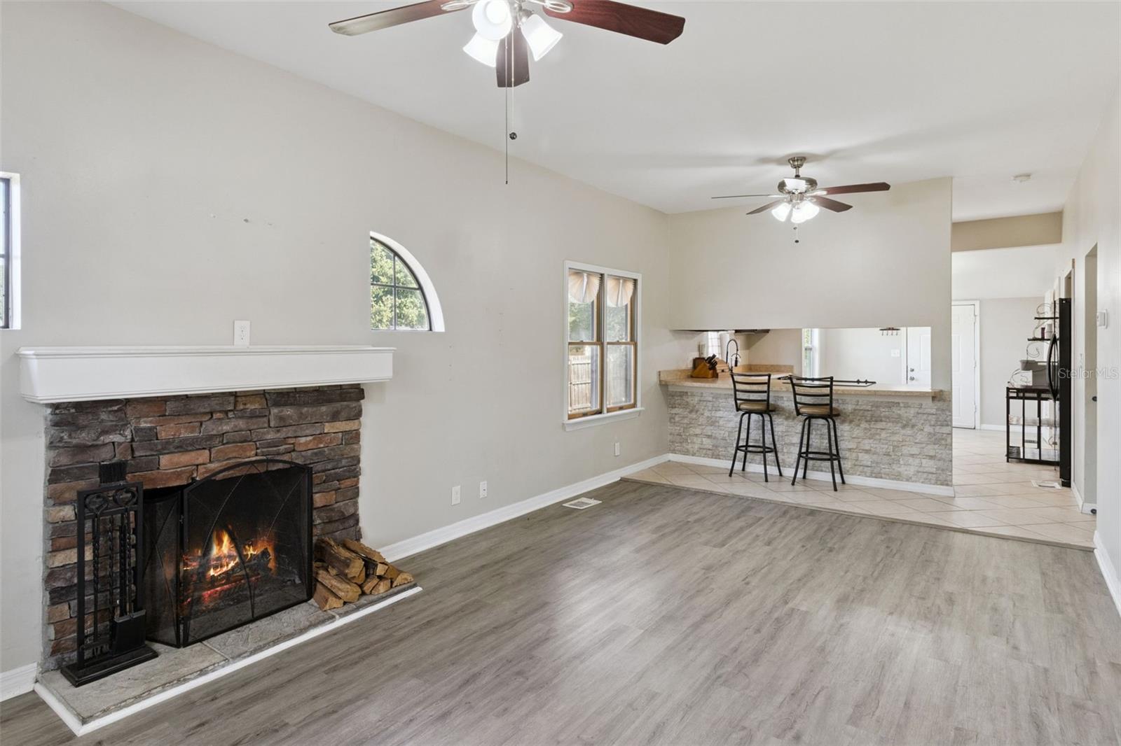 116 W ARBORVITAE LN