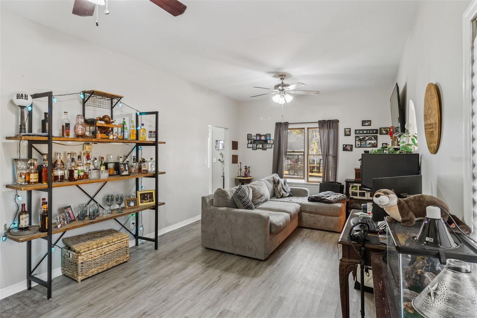 116 W ARBORVITAE LN