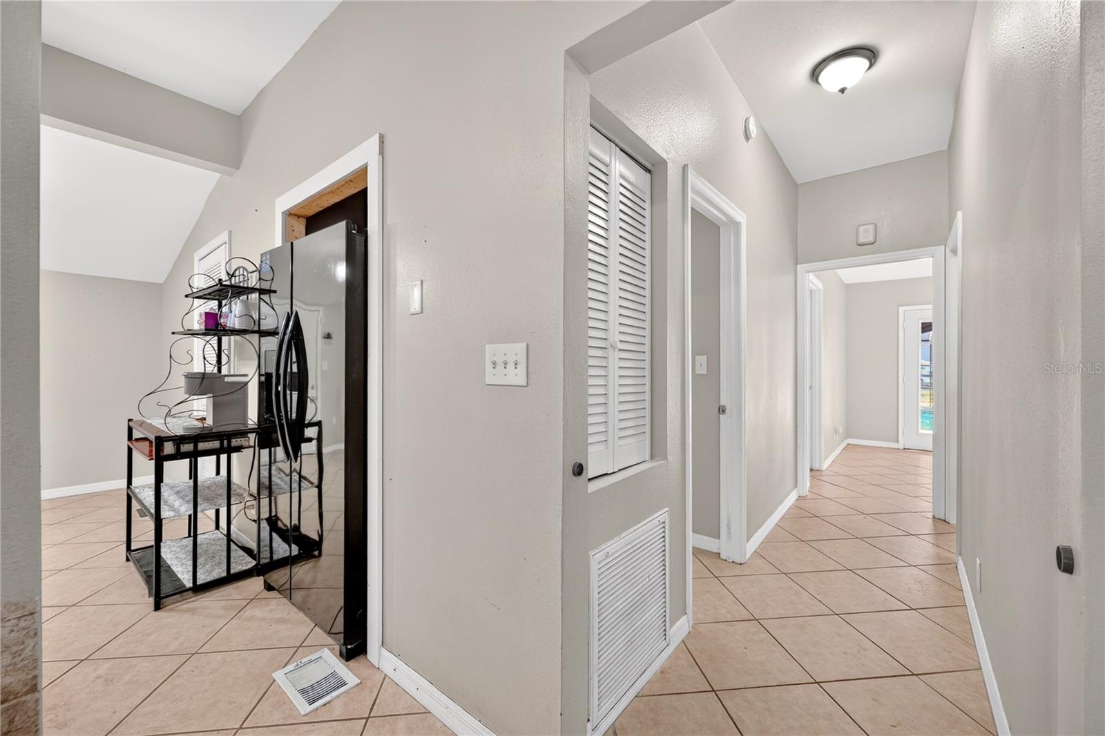 116 W ARBORVITAE LN