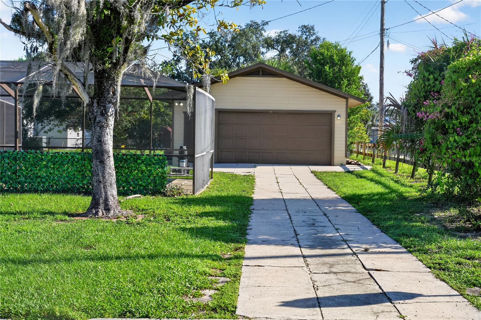 116 W ARBORVITAE LN
