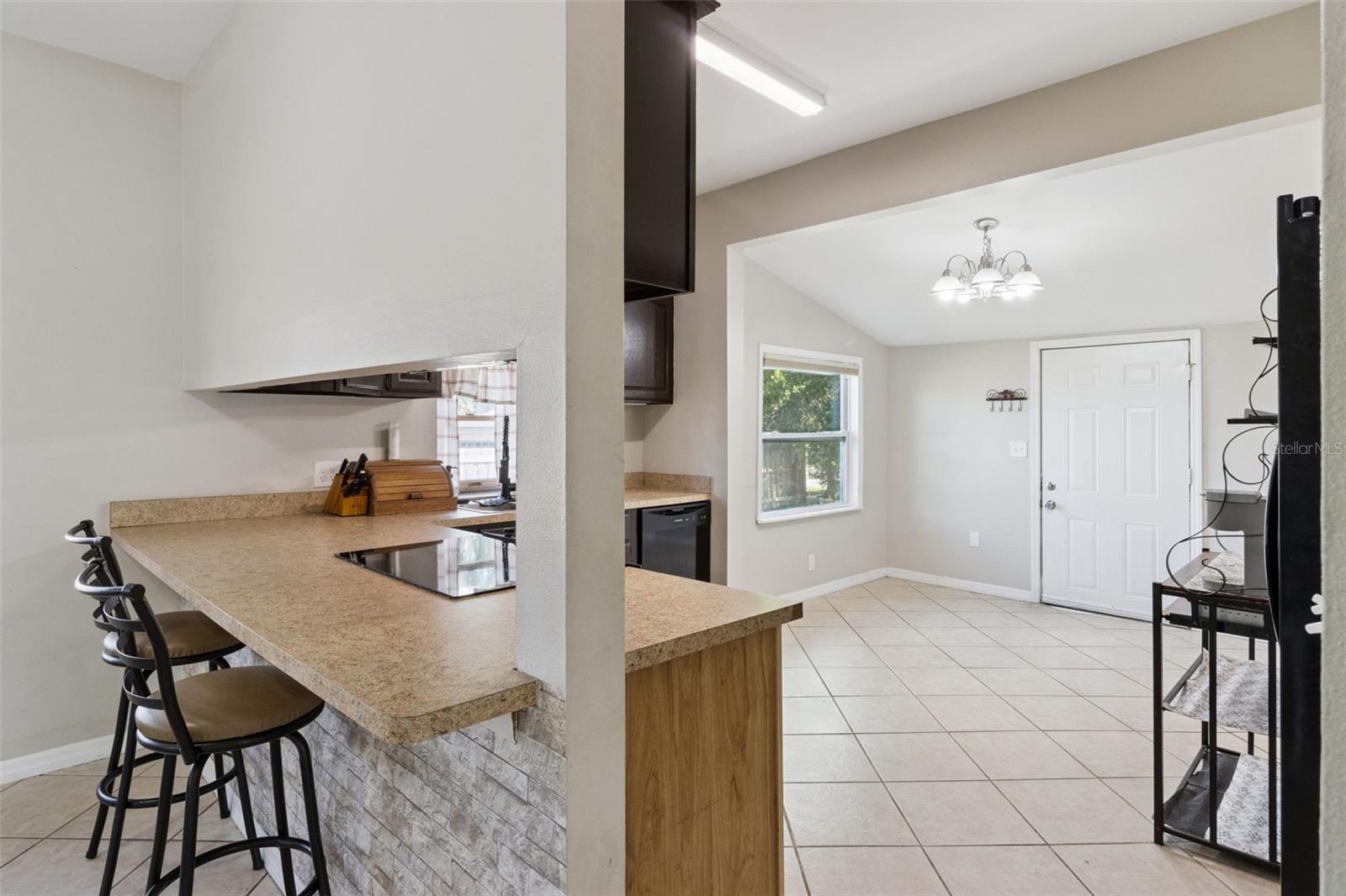 116 W ARBORVITAE LN