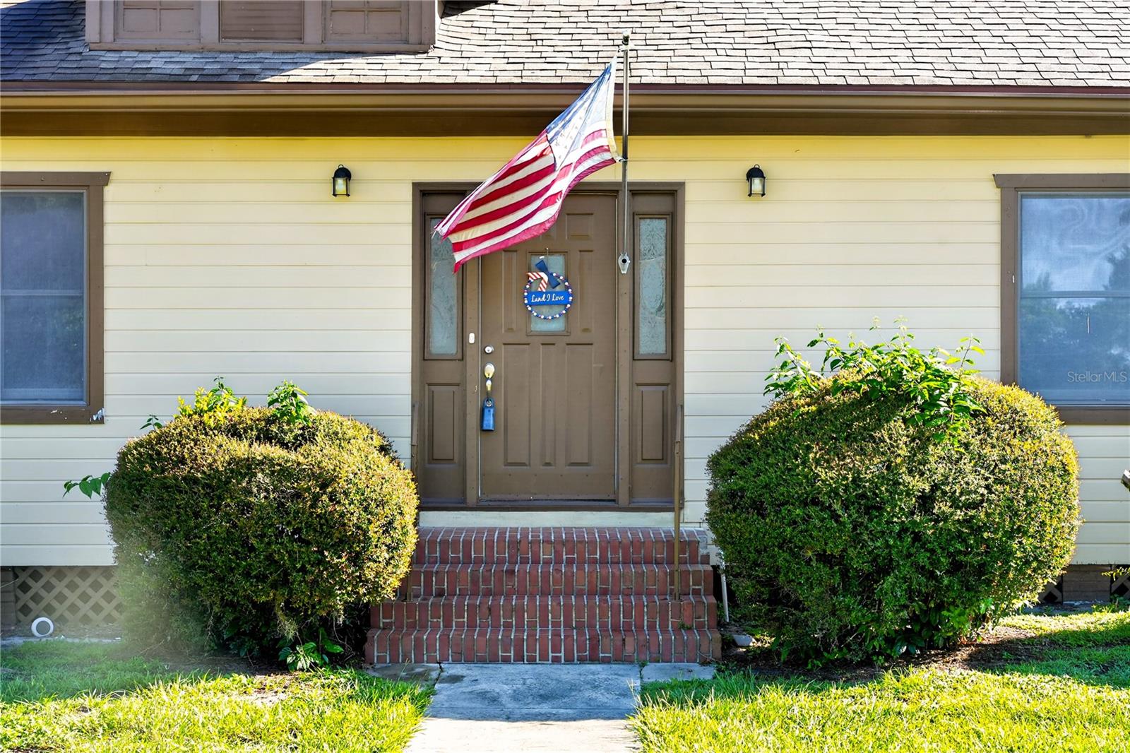 116 W ARBORVITAE LN