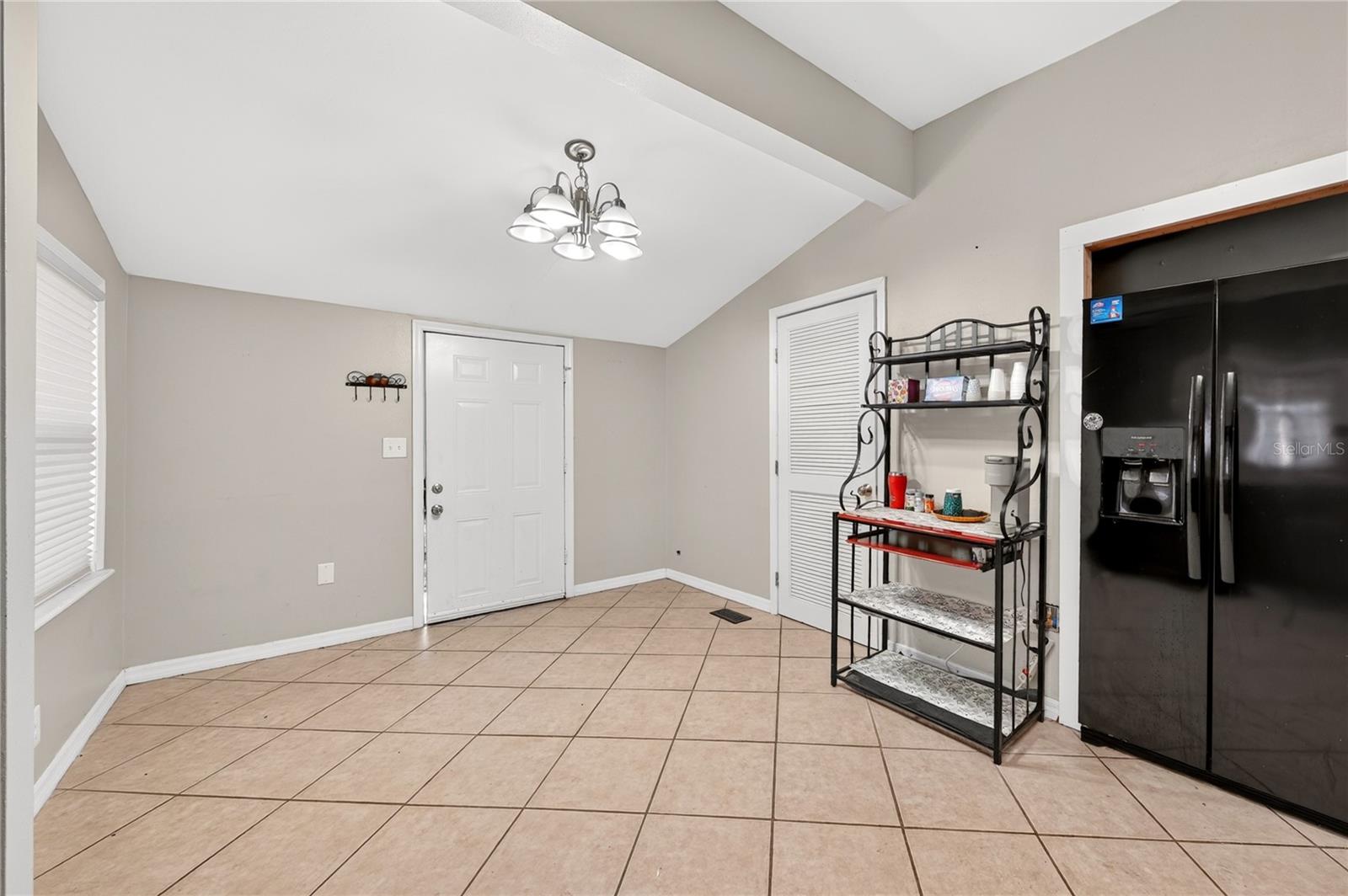 116 W ARBORVITAE LN