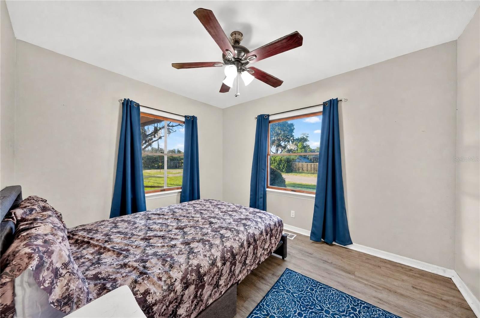 116 W ARBORVITAE LN