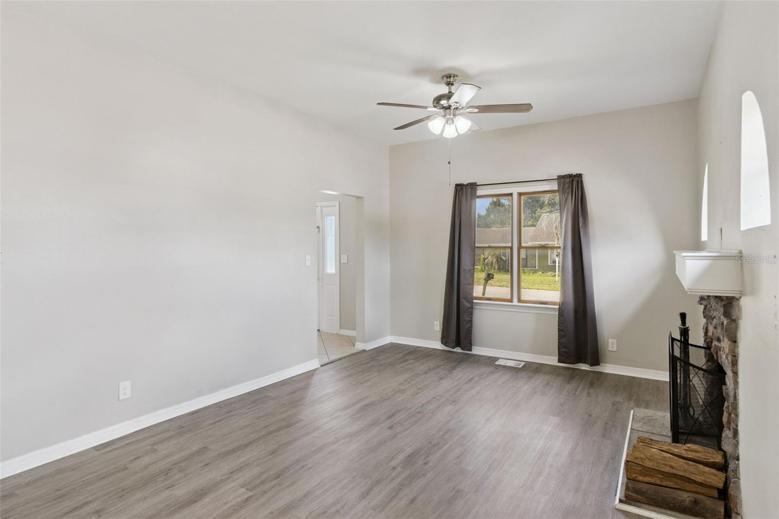 116 W ARBORVITAE LN