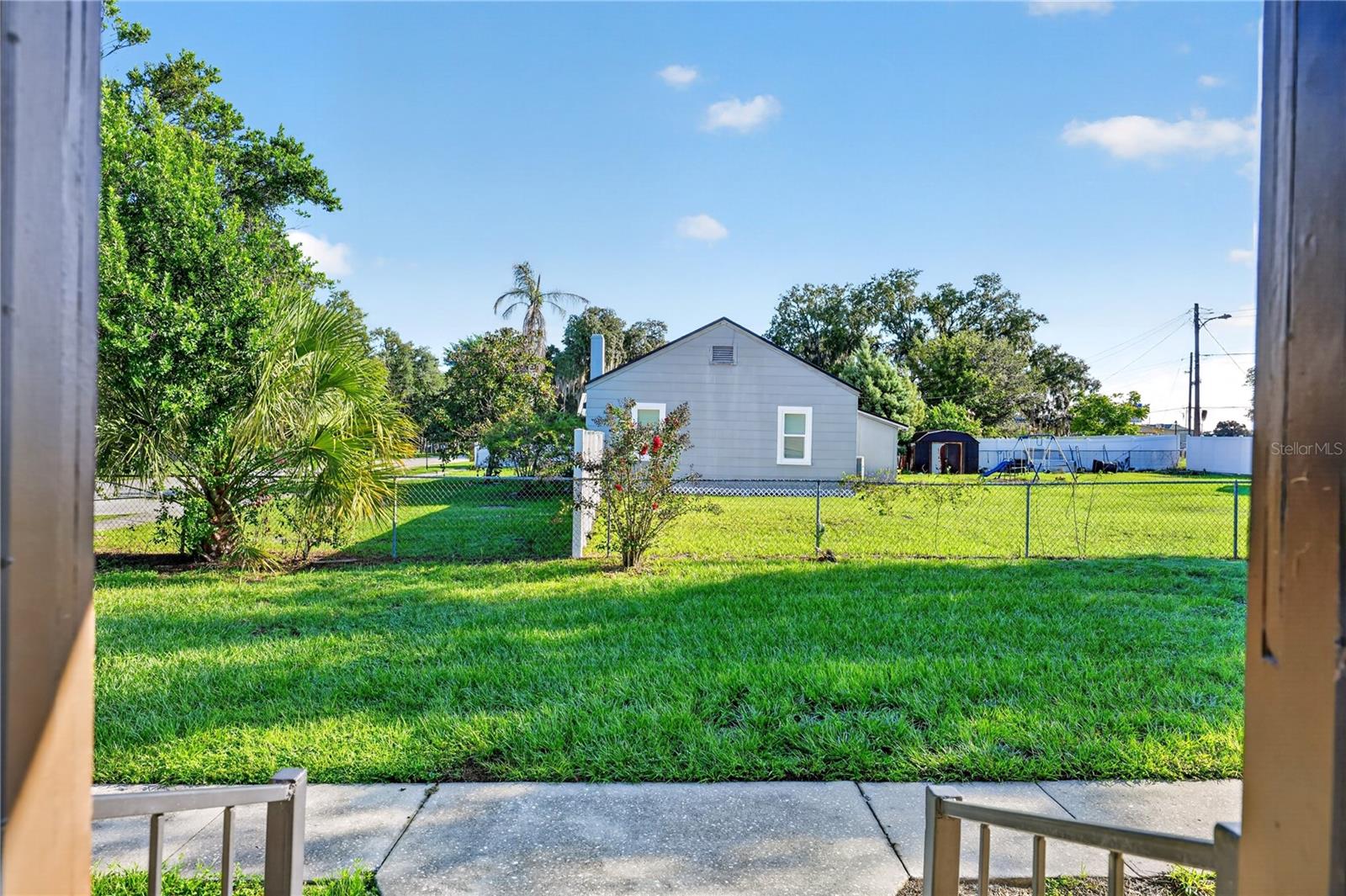 116 W ARBORVITAE LN