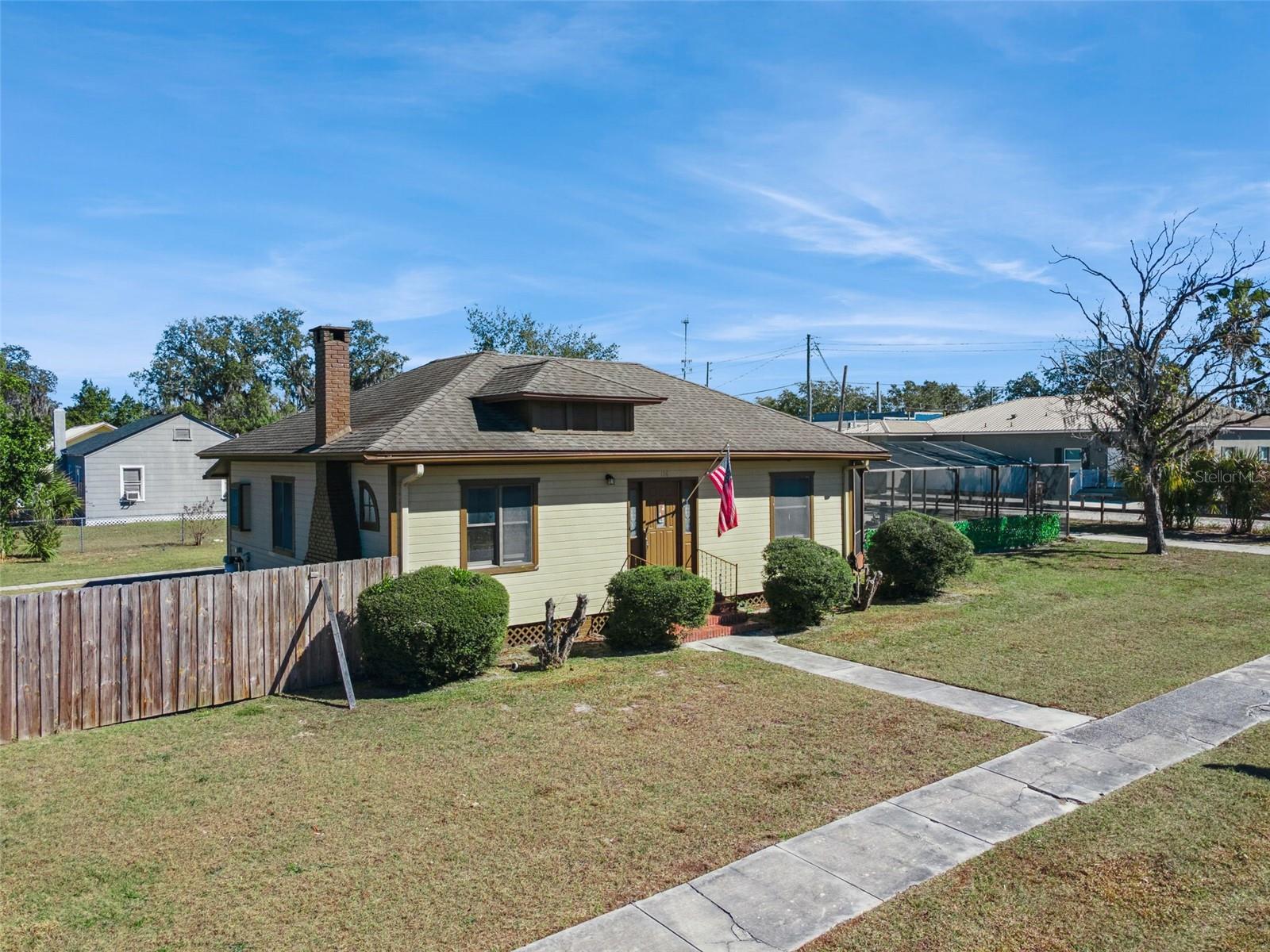 116 W ARBORVITAE LN
