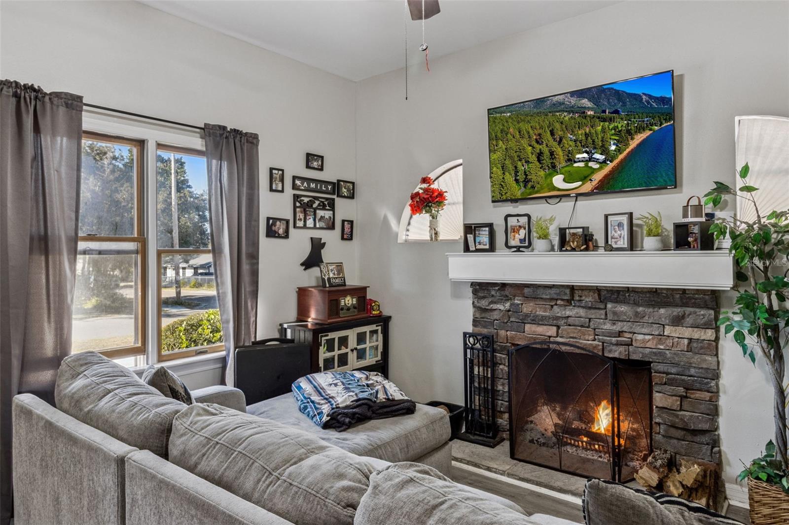 116 W ARBORVITAE LN