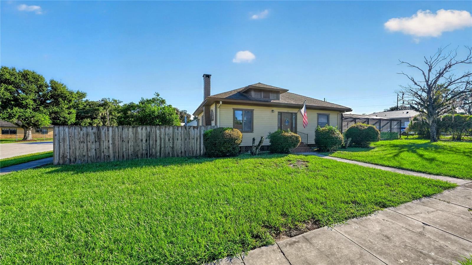 116 W ARBORVITAE LN
