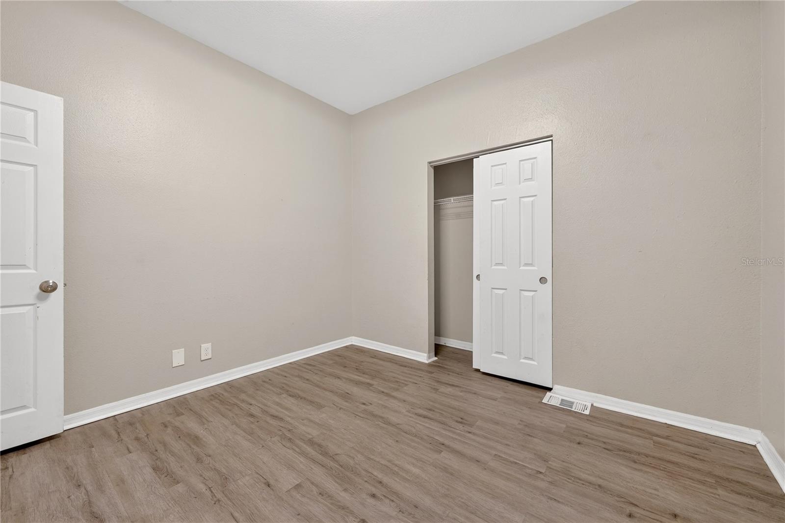 116 W ARBORVITAE LN
