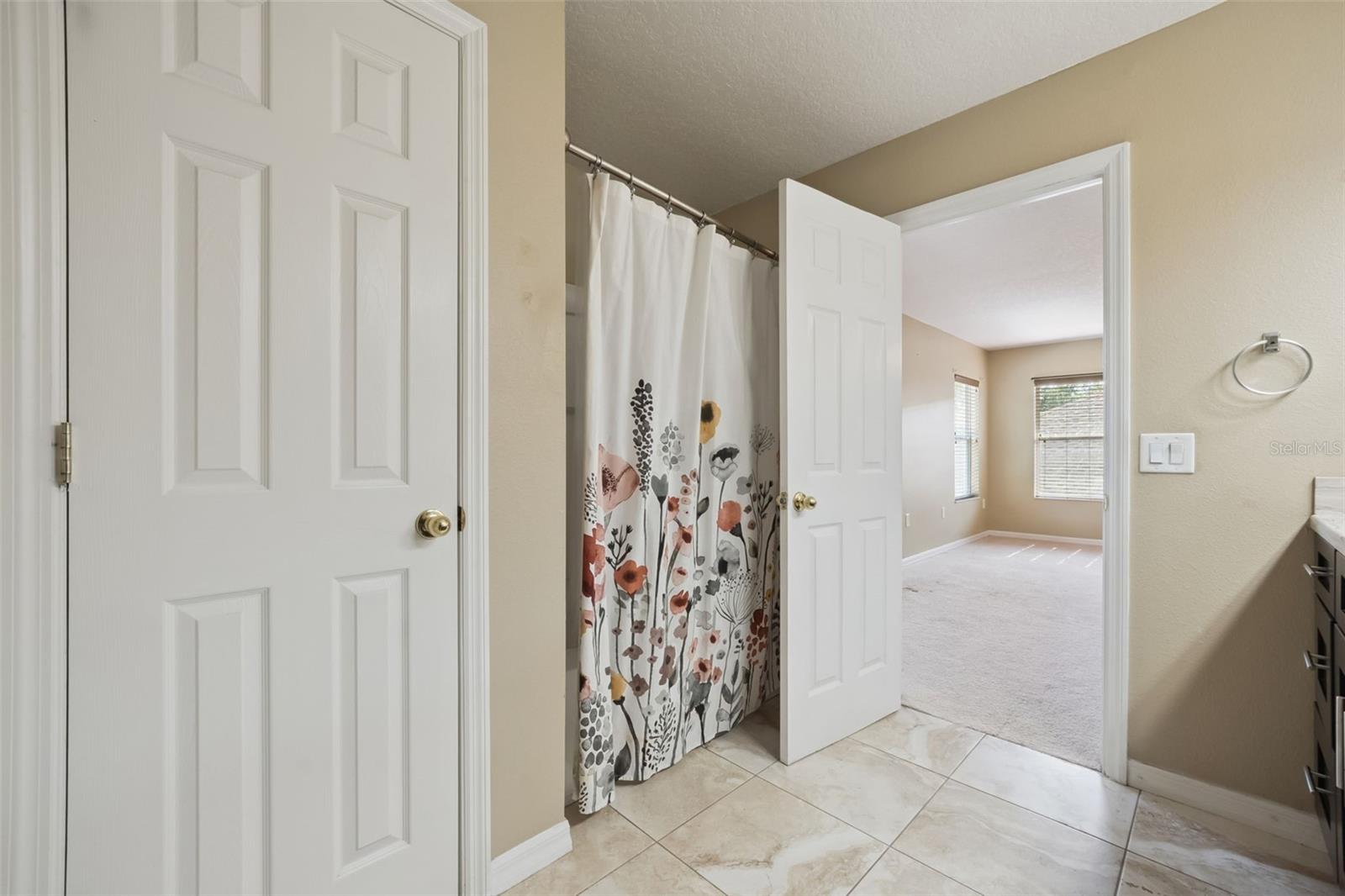 5056 GANDROSS LN