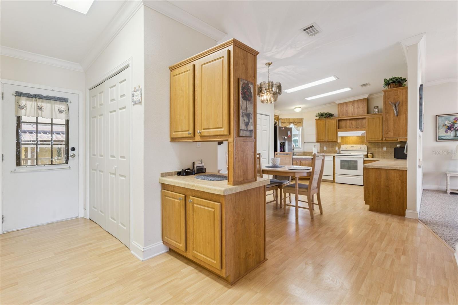 212 PALM MEADOWS DR