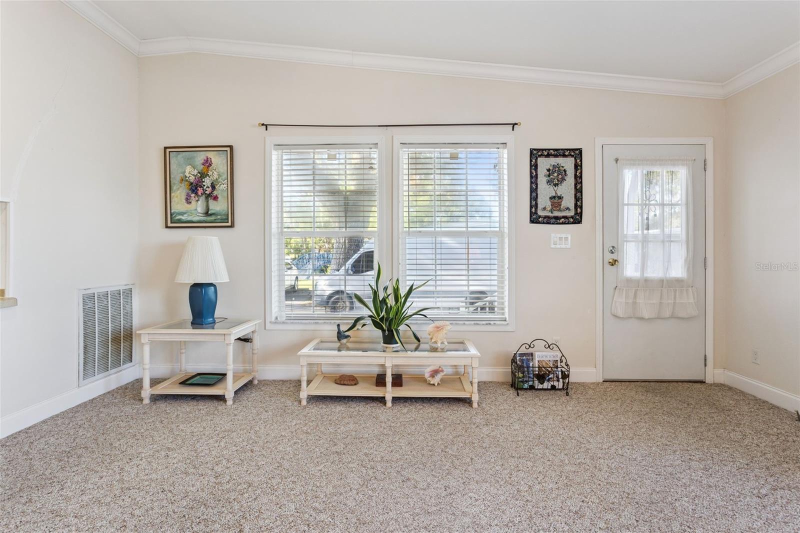 212 PALM MEADOWS DR