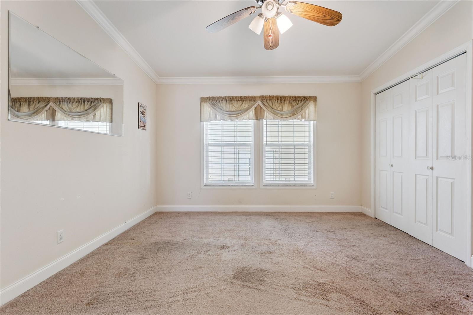 212 PALM MEADOWS DR