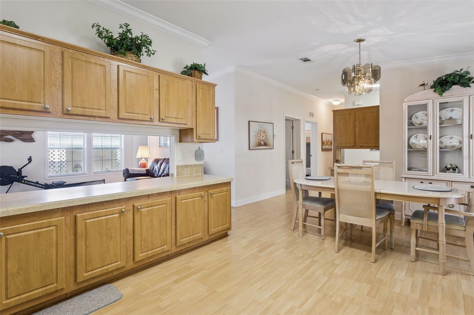 212 PALM MEADOWS DR