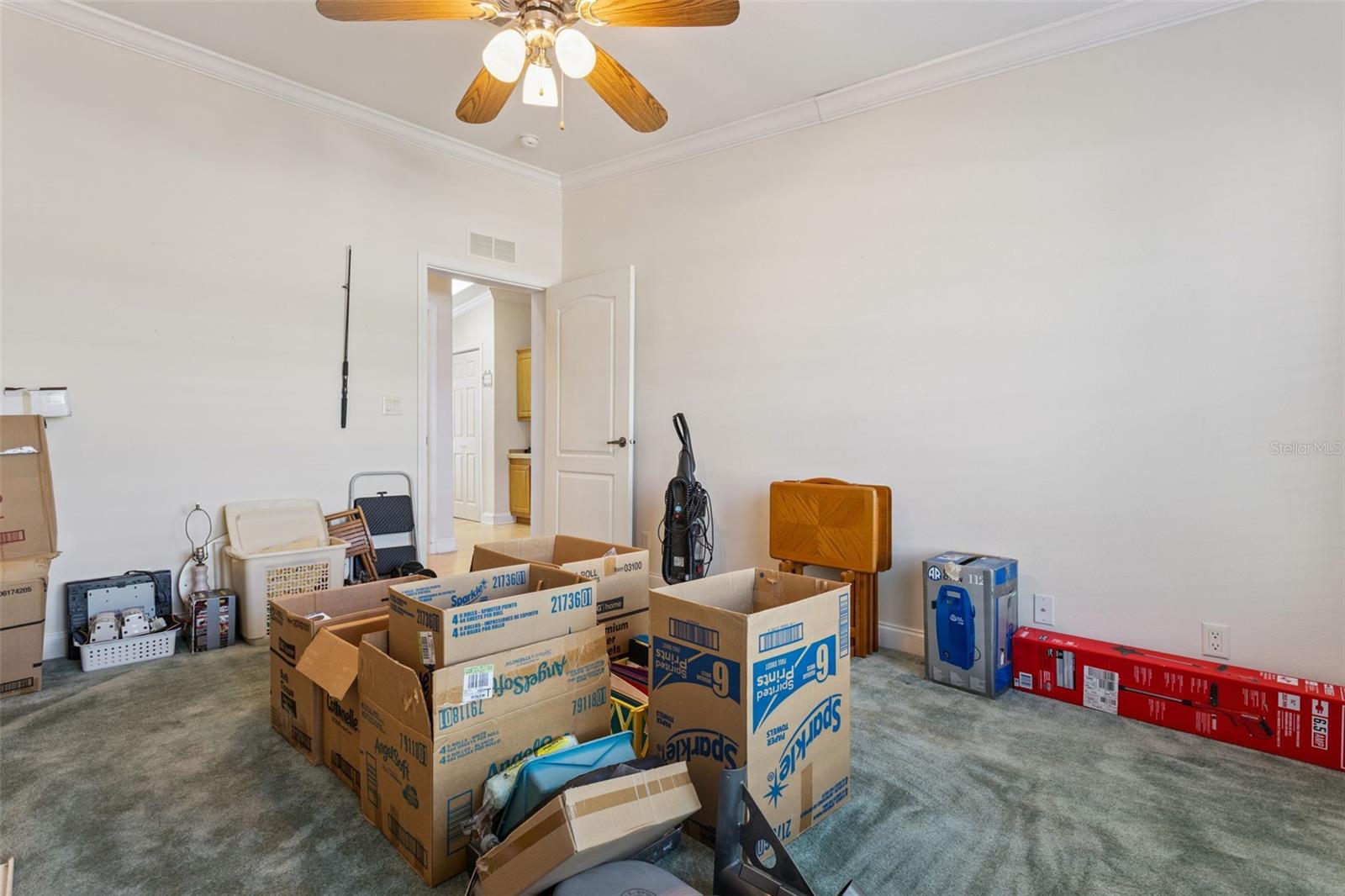 212 PALM MEADOWS DR