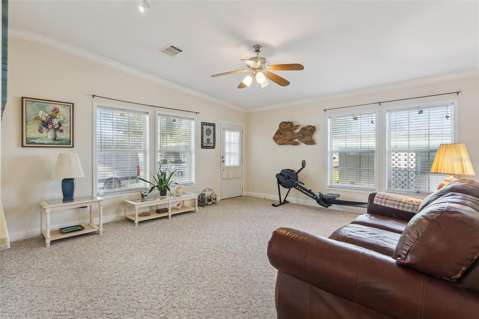 212 PALM MEADOWS DR
