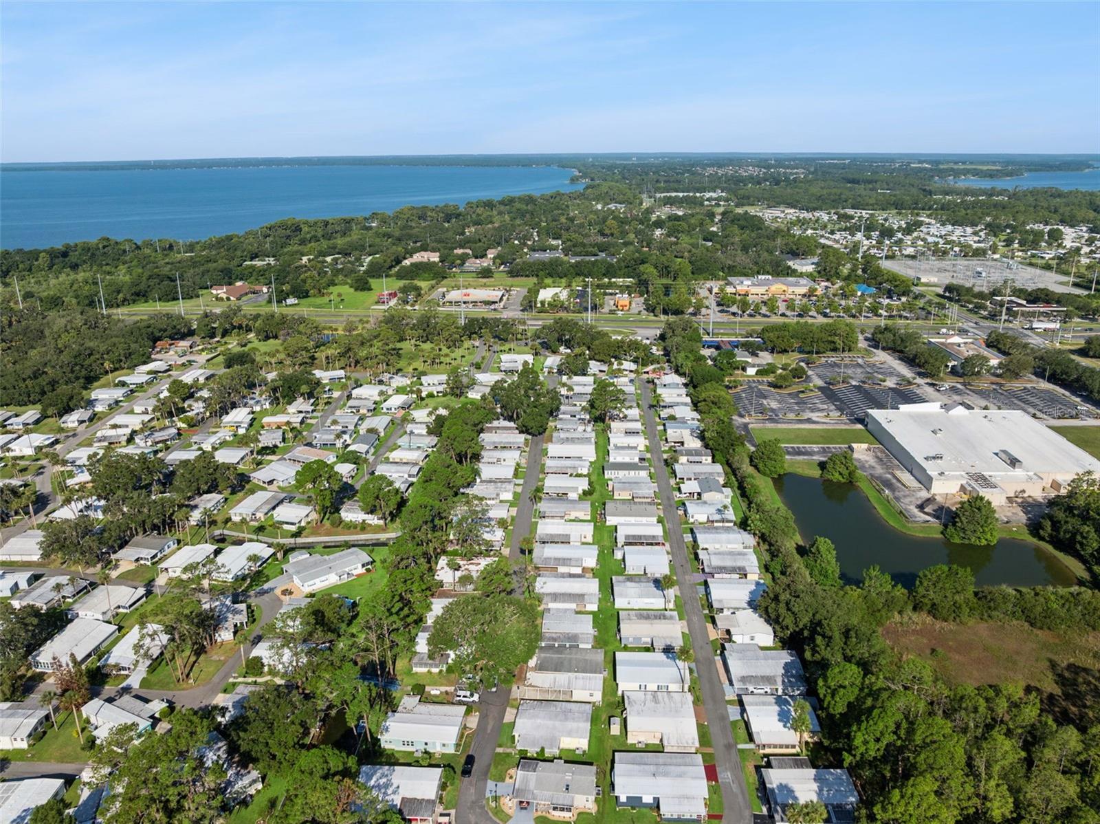 212 PALM MEADOWS DR