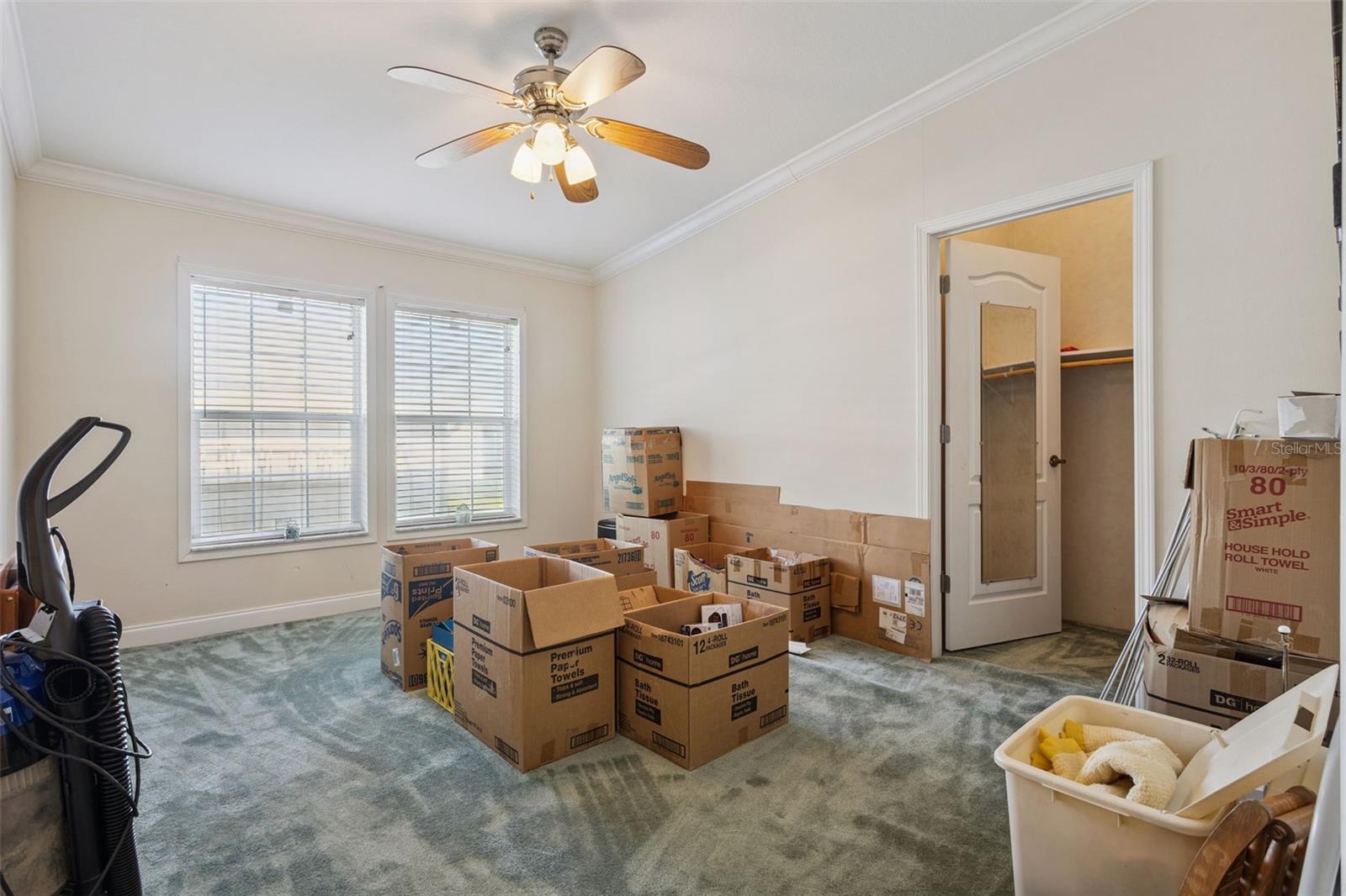 212 PALM MEADOWS DR