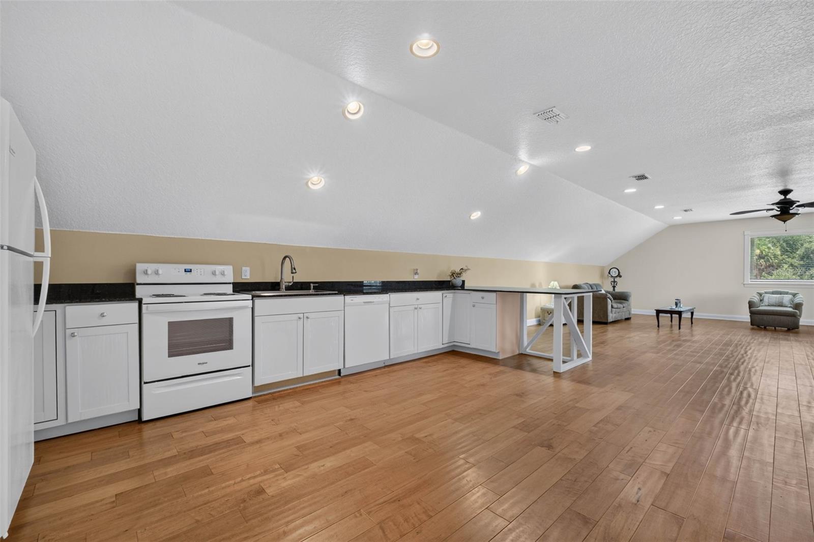 13342 W LAKE YALE RD