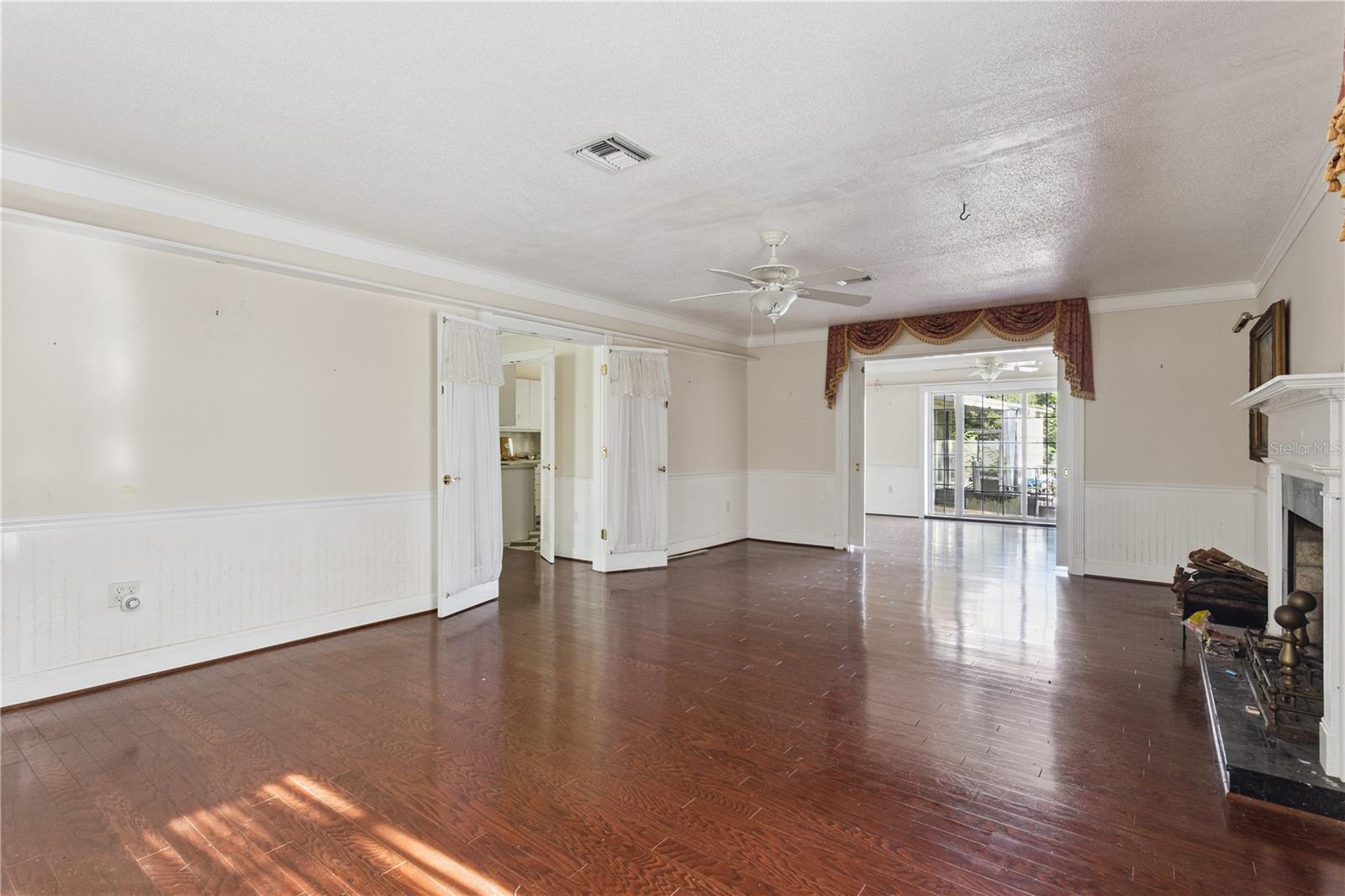 1505 E CROOKED LAKE DR