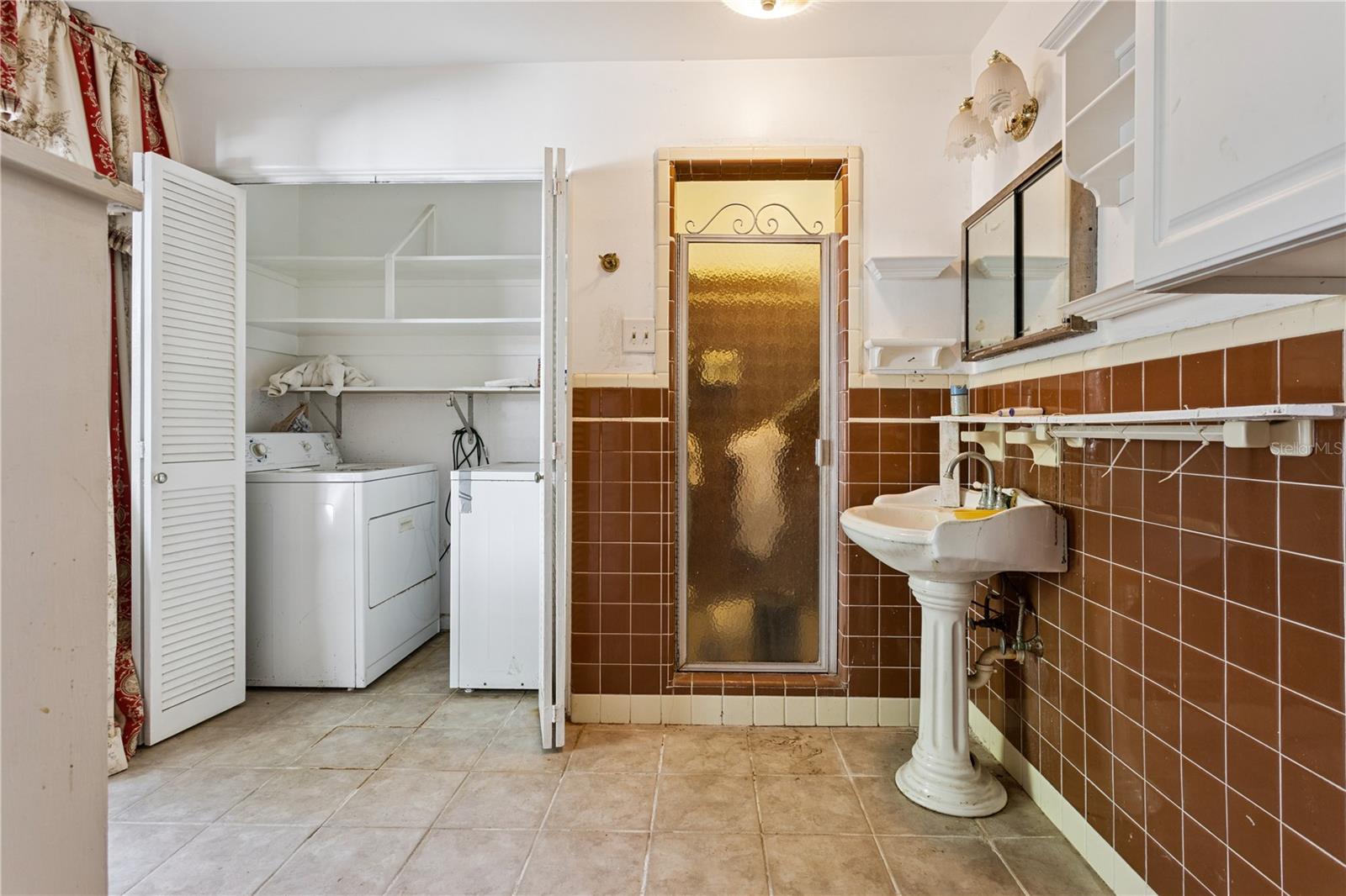 1505 E CROOKED LAKE DR